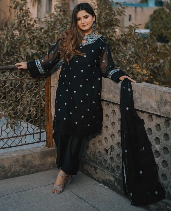 Hania Amir (Stitched 3 Pcs) - Image 7