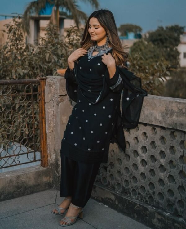 Hania Amir (Stitched 3 Pcs) - Image 5