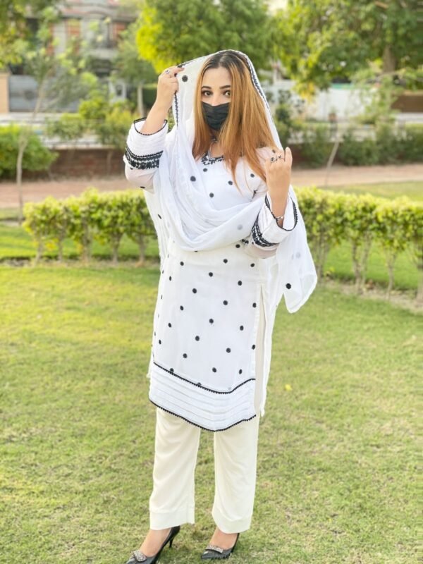 Hania Amir Embroidered Design 3Pcs - Image 12